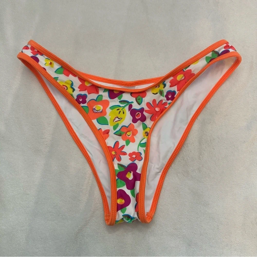 New! Frankie's Bikinis French Flowers Dove Classic Bikini Bottom 51880